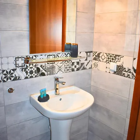 Venice 2 Aparthotel
